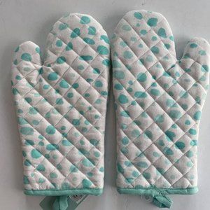 NWT- Set of 2 Oven Mitts